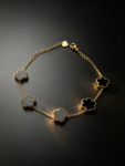 Stylish four-leaf clover bracelet—a versatile design
